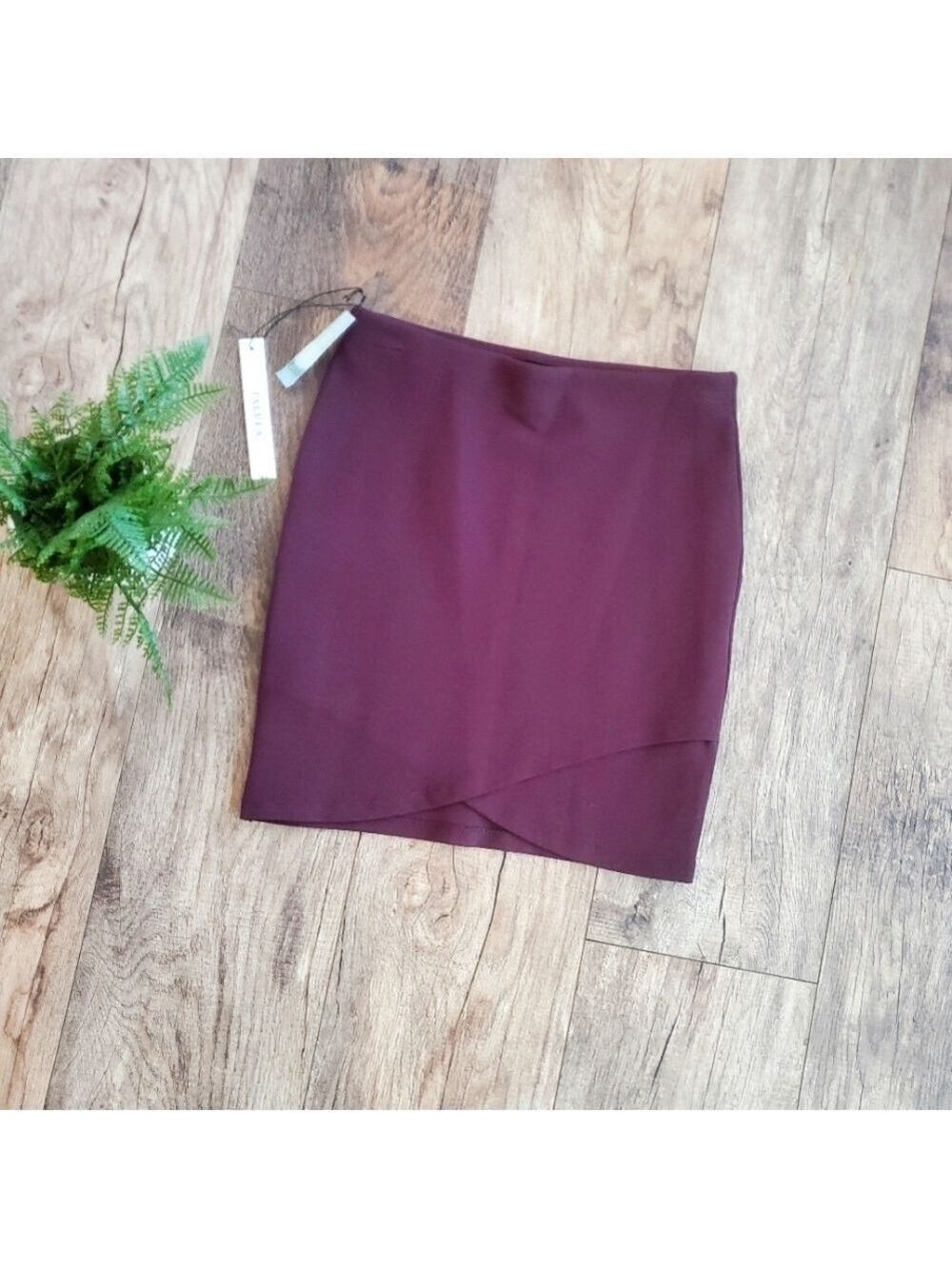 Talula Purple Plum Pencil Skirt Womens Size XS NEW